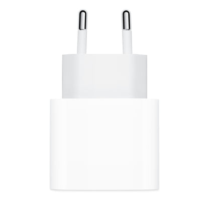 Weißes USB-C-Netzteil mit zwei runden Eurosteckerstiften, Frontalansicht
